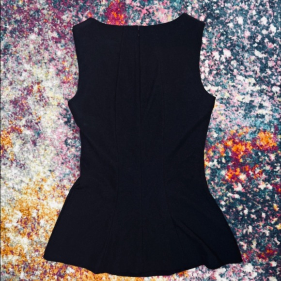 Boston Proper Black Pleated Solid Peplum Sleeveless Blouse SZ 4 - Picture 4 of 9